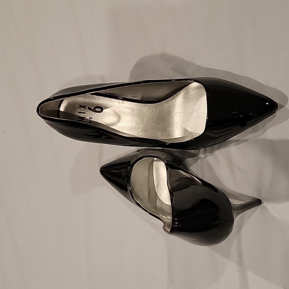 Heels - Picture 4 of 4
